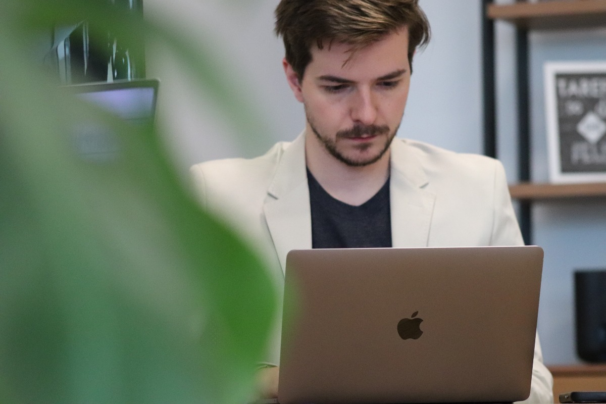 Presença Digital Consolidada: A Estratégia que Transforma Resultados em Conexão e Conversão